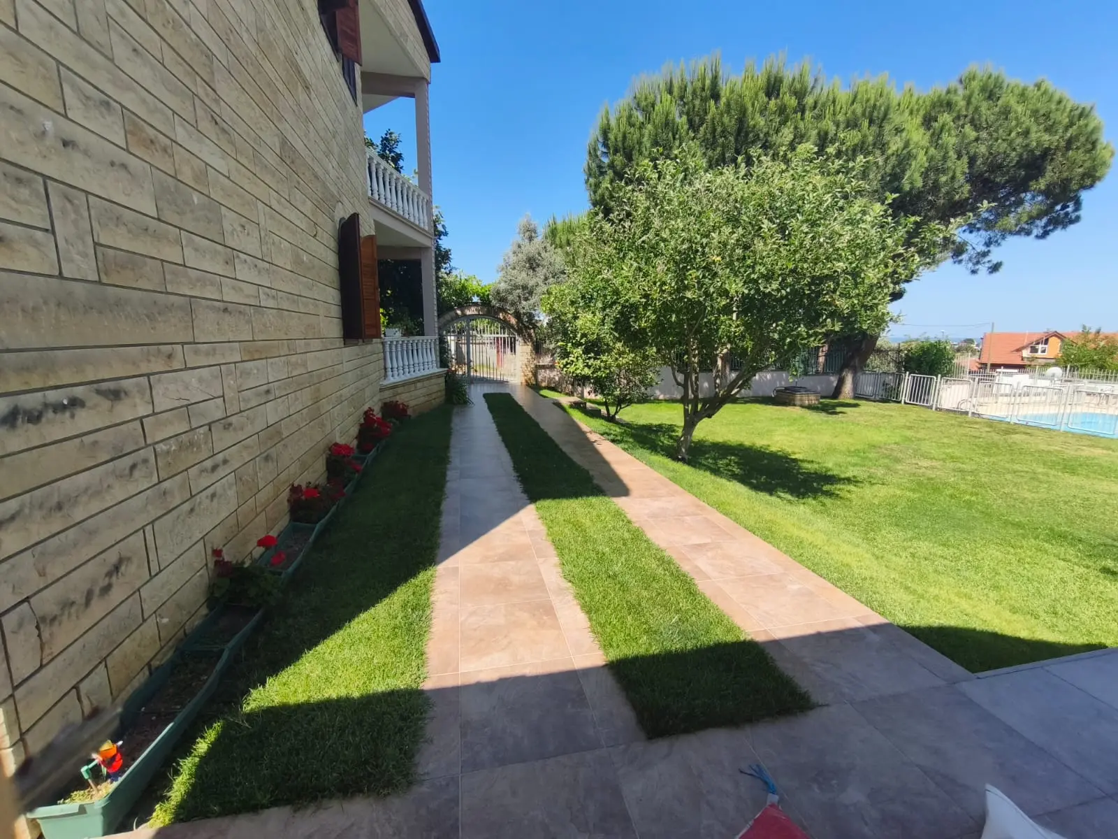 Property in Sile